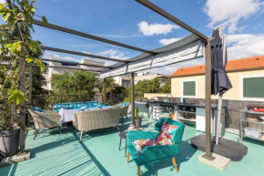 Boutique triple house with garden & roof terrace